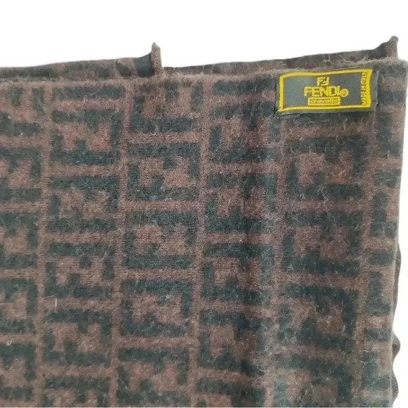 Fendi genuine vintage Maroon / Black Wool winter Scarf Scarves - Picture 8 of 8